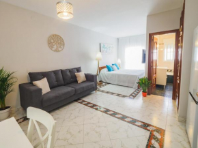 Cubo's Las Palmeras Urban Room 203